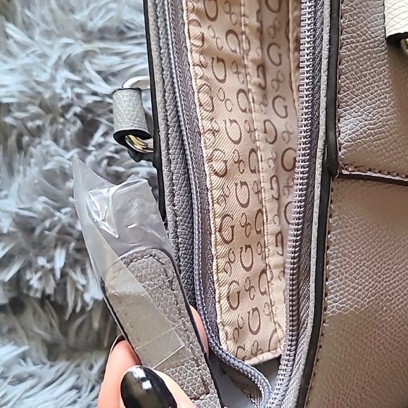 NEW Guess tote bag - Picture 11 of 11